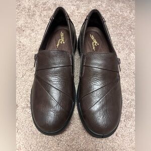 Casual dress shoes